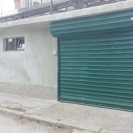 Apartment IV With A Private Garage Veliko Tŭrnovo Exterior photo