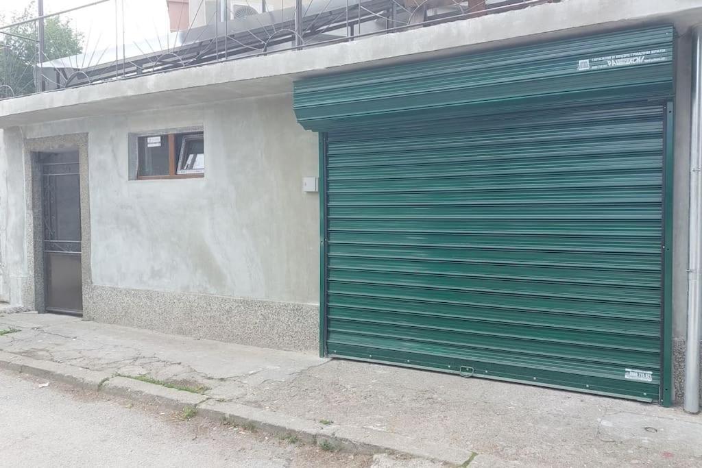 Apartment Iv With A Private Garage Weliko Tarnowo